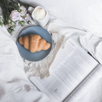 WHITE BED LINEN SET (2 pillowcases, bed sheet, duvet cover) WHITE BED LINEN SET (2 pillowcases, bed sheet, duvet cover)